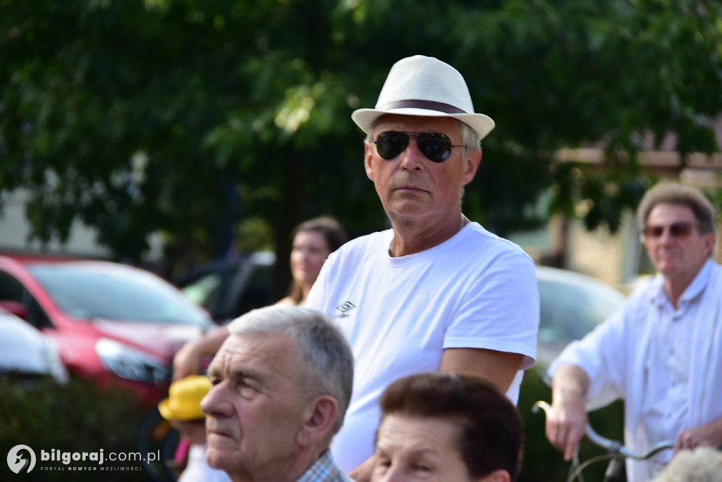 Biłgoraj uczcił Cud nad Wisłą: Koncert pieśni patriotycznych z udziałem seniorów