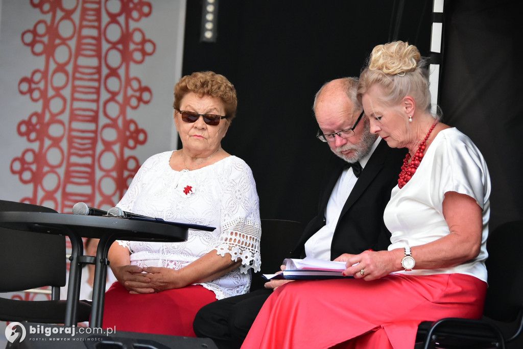 Biłgoraj uczcił Cud nad Wisłą: Koncert pieśni patriotycznych z udziałem seniorów