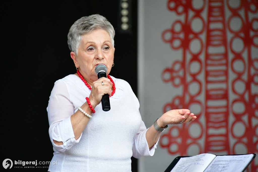 Biłgoraj uczcił Cud nad Wisłą: Koncert pieśni patriotycznych z udziałem seniorów