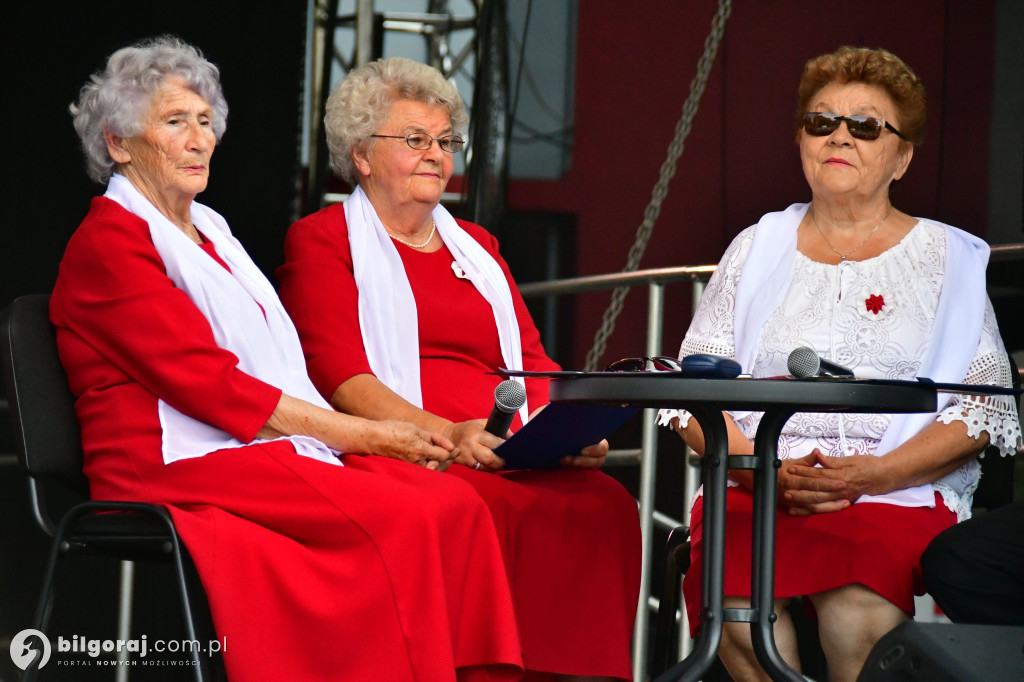 Biłgoraj uczcił Cud nad Wisłą: Koncert pieśni patriotycznych z udziałem seniorów