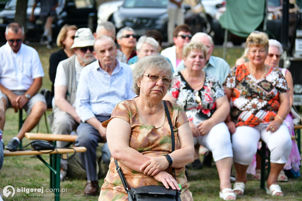 Biłgoraj uczcił Cud nad Wisłą: Koncert pieśni patriotycznych z udziałem seniorów