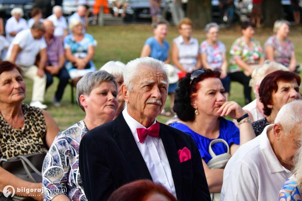 Biłgoraj uczcił Cud nad Wisłą: Koncert pieśni patriotycznych z udziałem seniorów