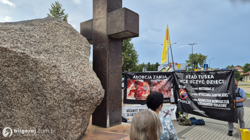 Nabożeństwo różańcowe i pikieta antyaborcyjna w Biłgoraju: W imię życia i prawa do przyszłości