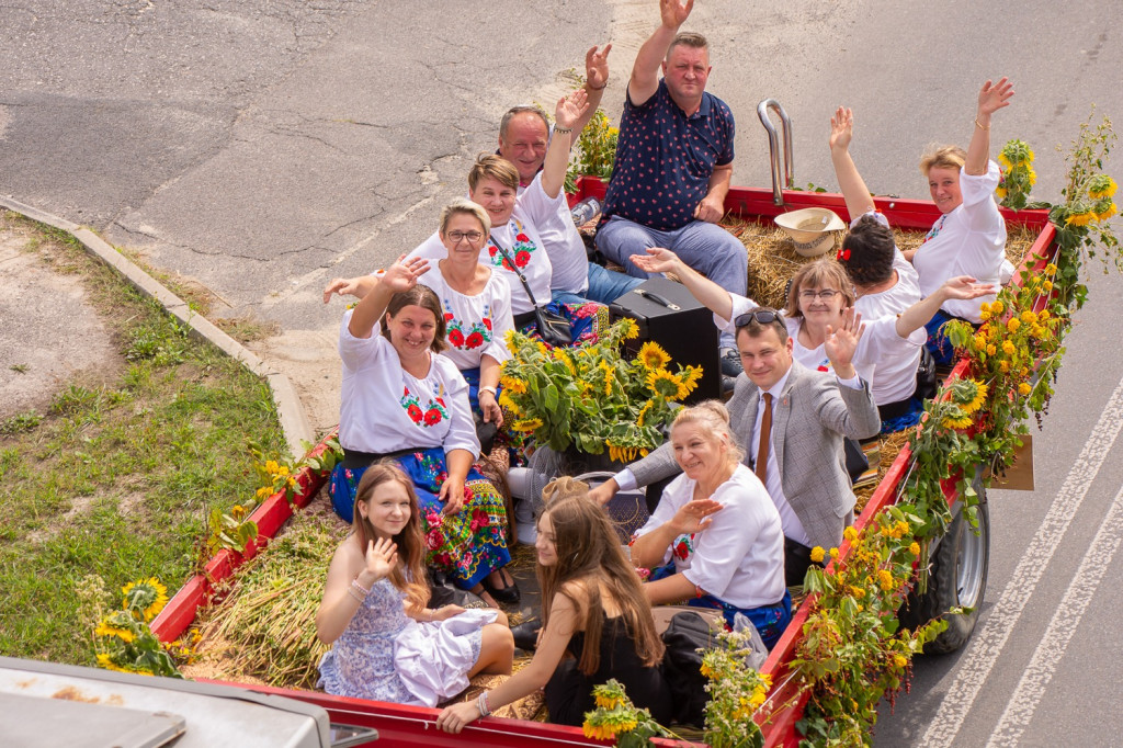 Święto plonów w Tereszpolu: Korowód, Msza św. i występy artystyczne
