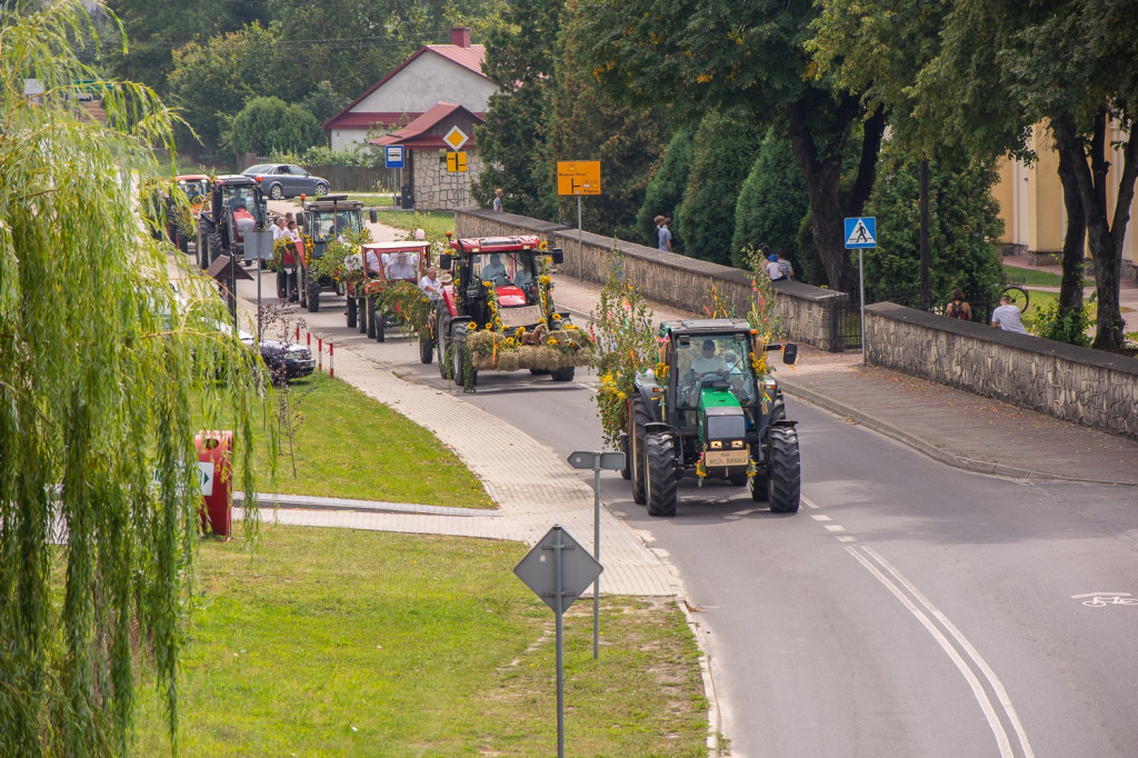 Święto plonów w Tereszpolu: Korowód, Msza św. i występy artystyczne