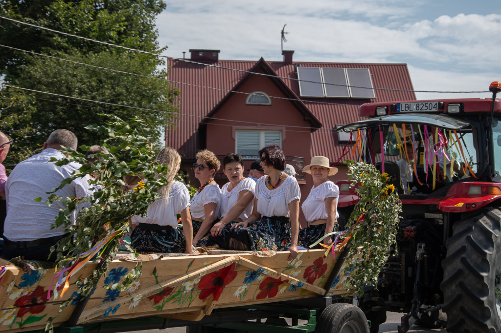 Święto plonów w Tereszpolu: Korowód, Msza św. i występy artystyczne