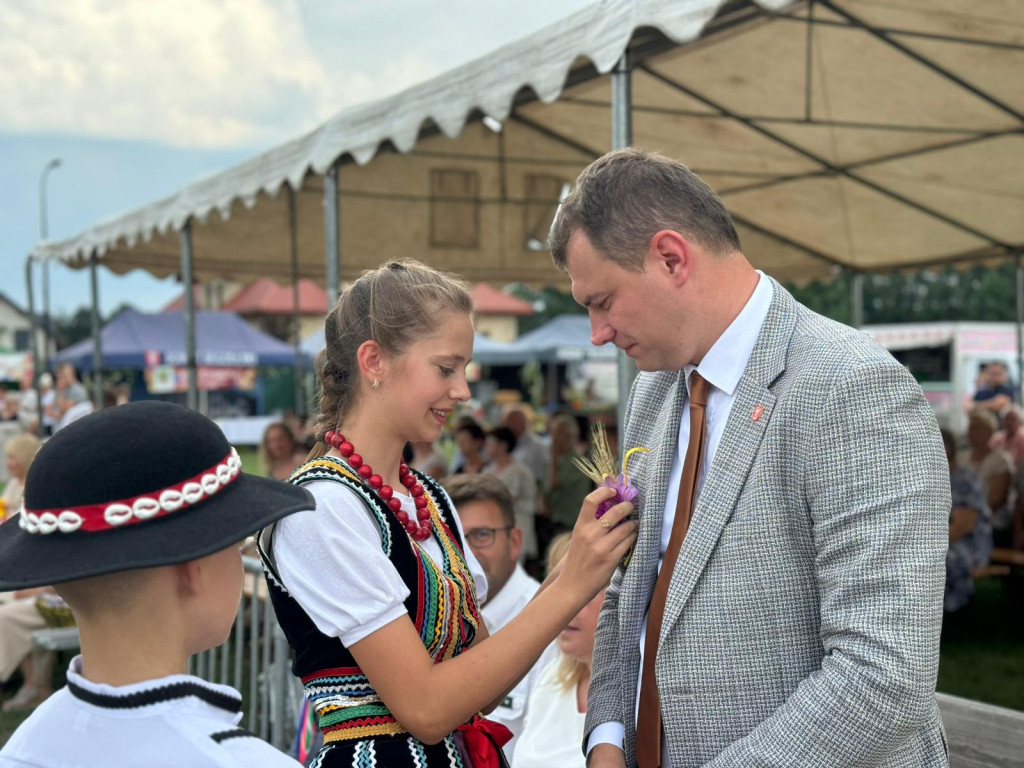 Święto plonów w Tereszpolu: Korowód, Msza św. i występy artystyczne
