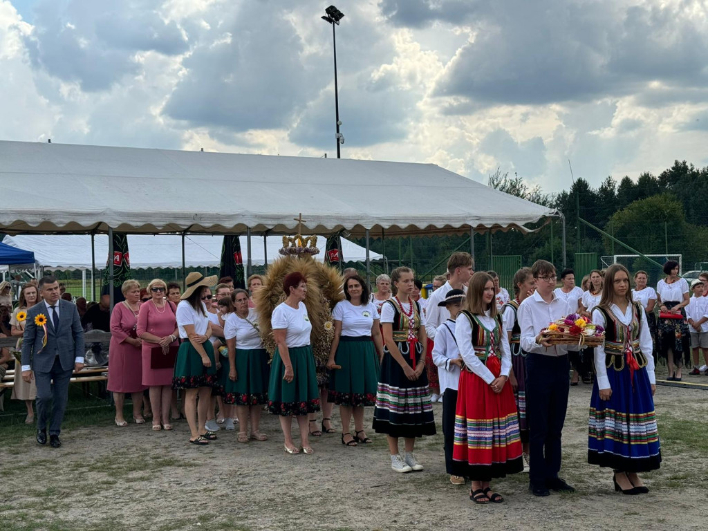 Święto plonów w Tereszpolu: Korowód, Msza św. i występy artystyczne