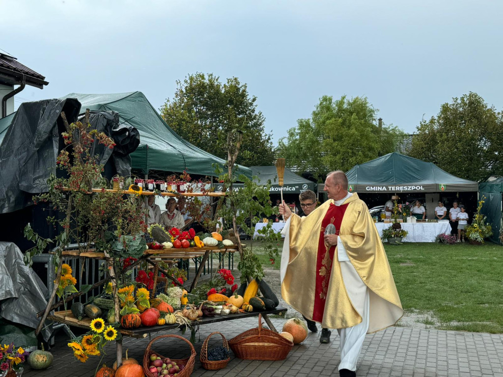 Święto plonów w Tereszpolu: Korowód, Msza św. i występy artystyczne
