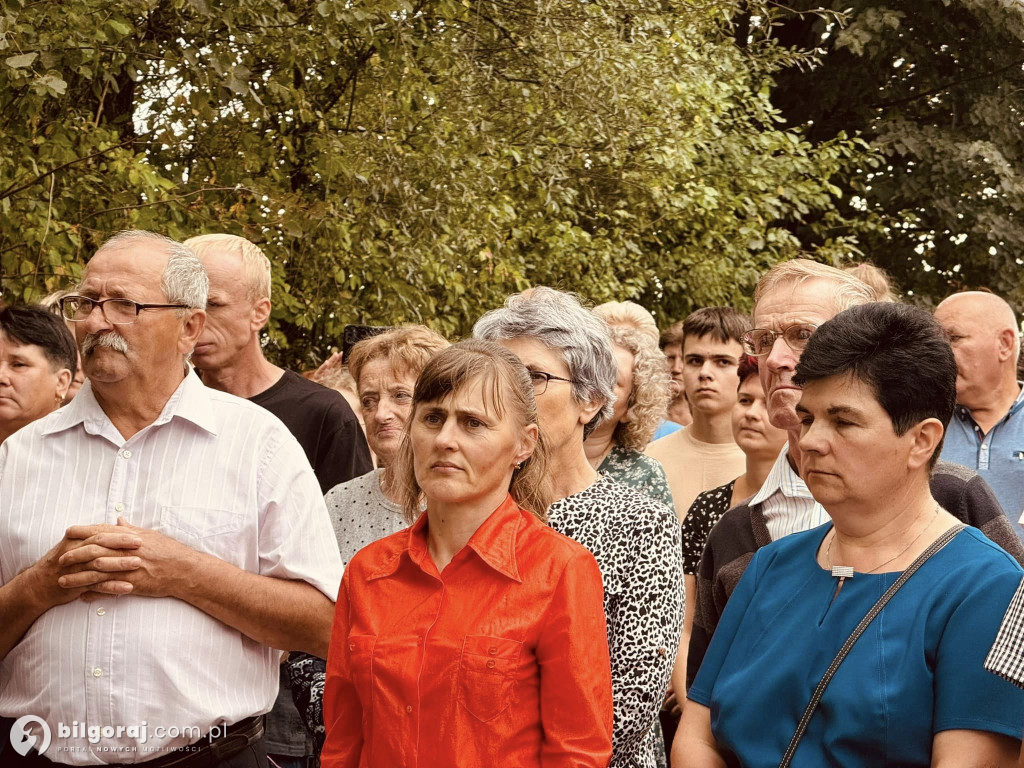 Wierni witają figurę św. Michała Archanioła: Peregrynacja w parafii Goraj