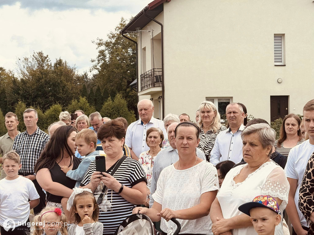 Wierni witają figurę św. Michała Archanioła: Peregrynacja w parafii Goraj