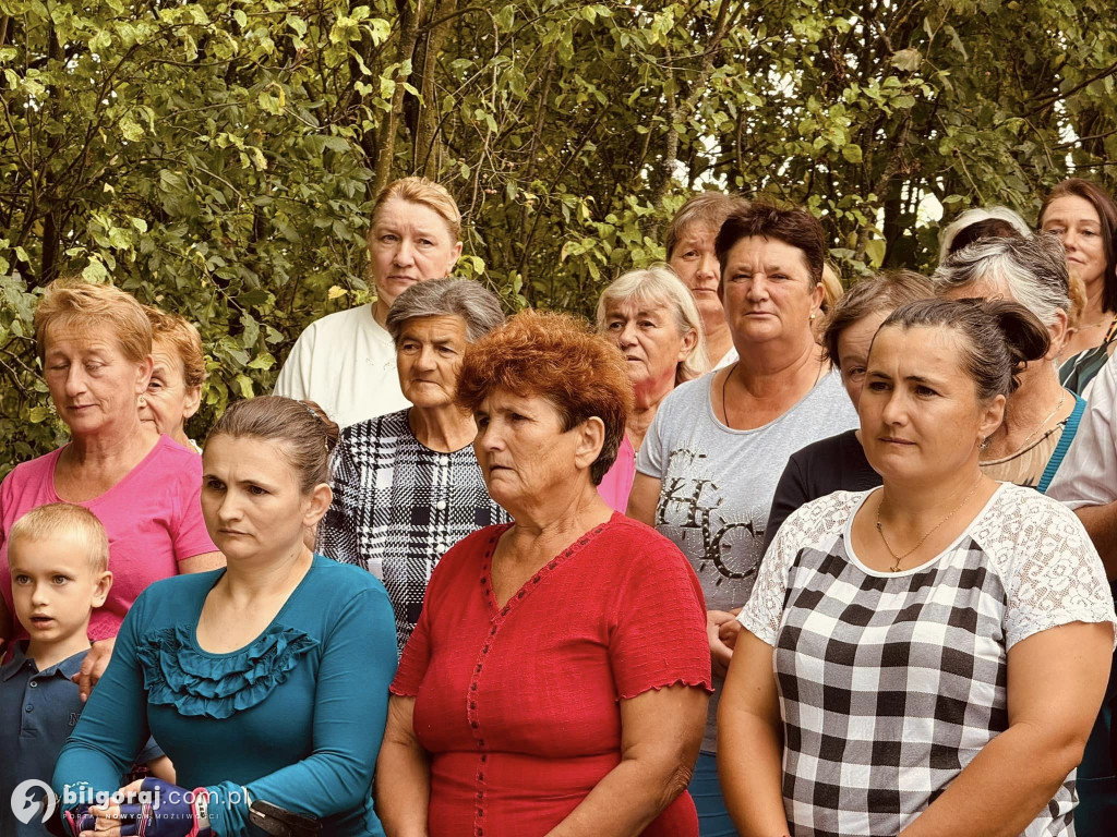 Wierni witają figurę św. Michała Archanioła: Peregrynacja w parafii Goraj