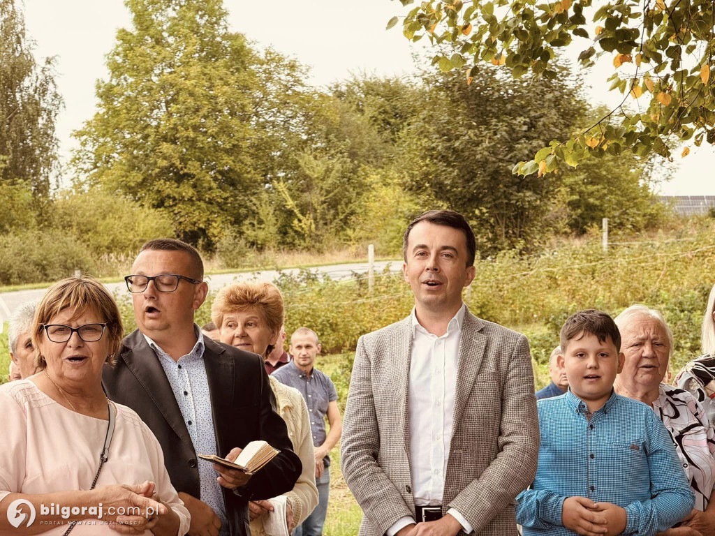 Wierni witają figurę św. Michała Archanioła: Peregrynacja w parafii Goraj