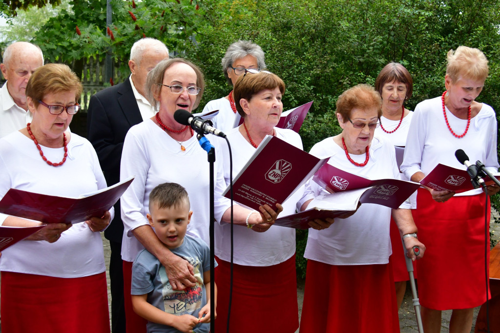 Piosenka jako hołd: Integracja w DPS dla Kombatantów
