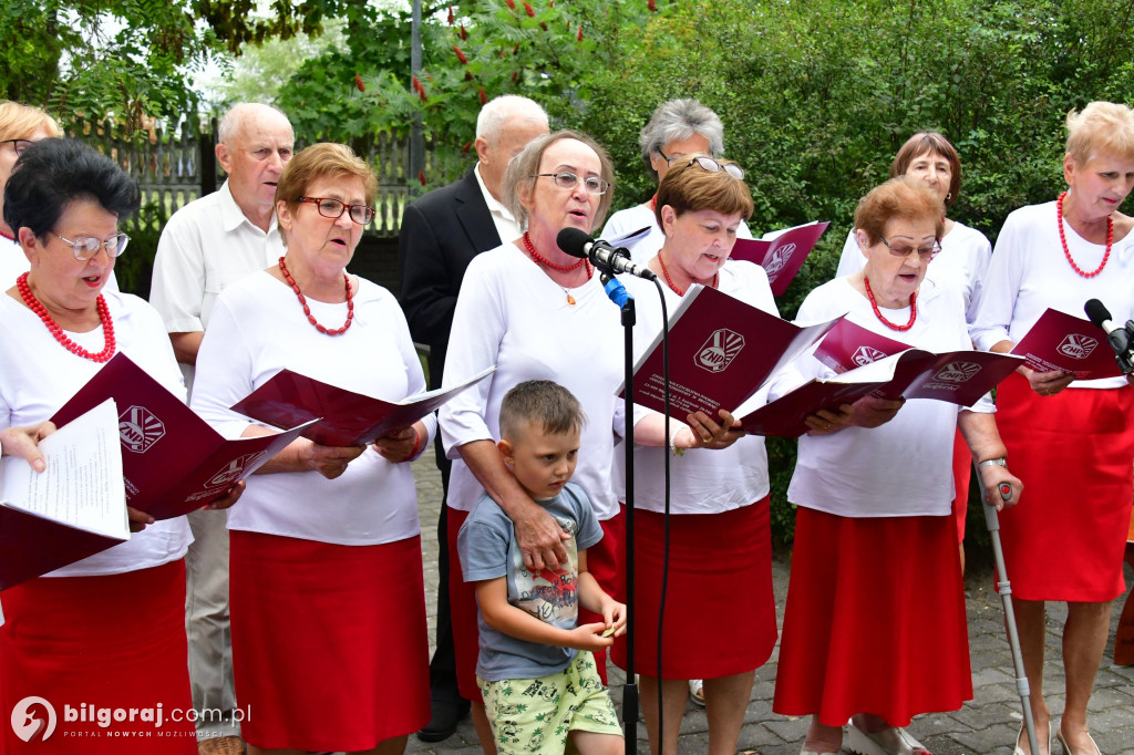 Piosenka jako hołd: Integracja w DPS dla Kombatantów