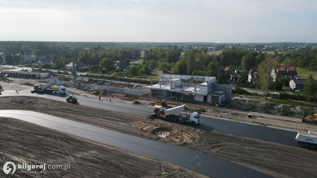 Zbliżamy się do otwarcia Autodromu Biłgoraj: Ostatnie prace nad nawierzchnią!