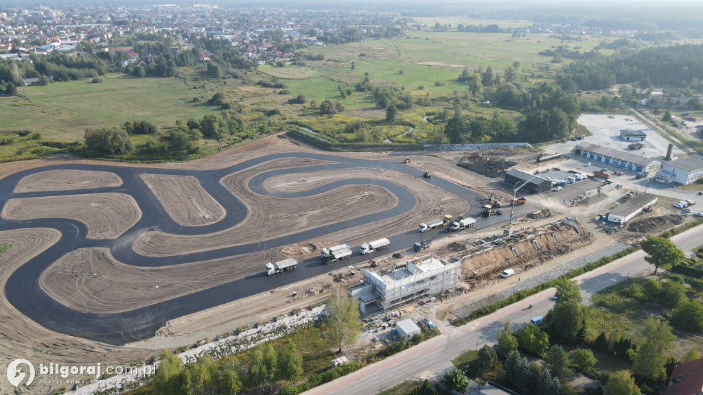 Zbliżamy się do otwarcia Autodromu Biłgoraj: Ostatnie prace nad nawierzchnią!