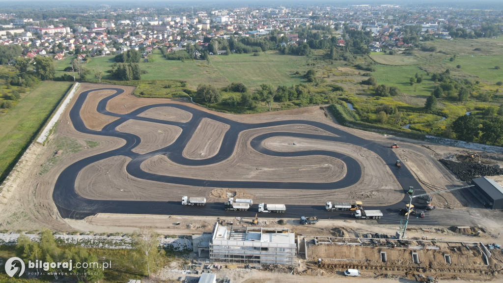 Zbliżamy się do otwarcia Autodromu Biłgoraj: Ostatnie prace nad nawierzchnią!