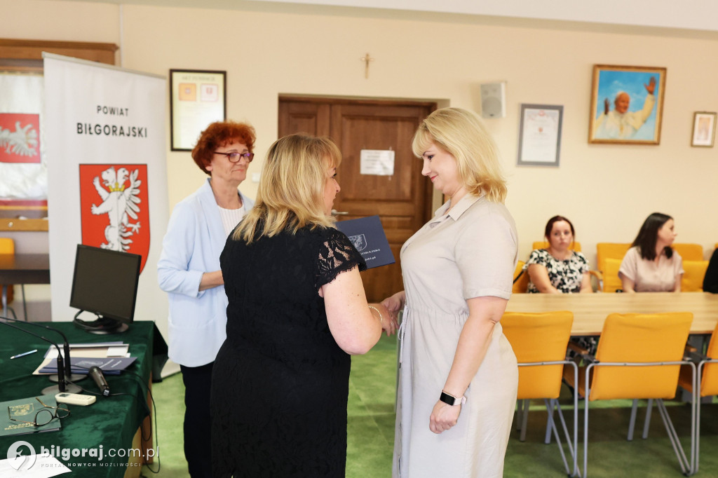 Awanse nauczycielskie wręczone