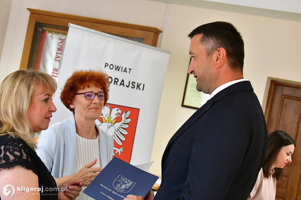 Awanse nauczycielskie wręczone