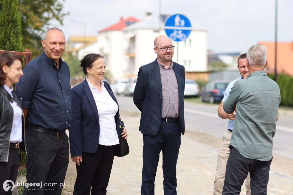 Bezpieczniejsza komunikacja w Biłgoraju – zakończenie budowy drogi dla pieszych i rowerów przy Bagiennej