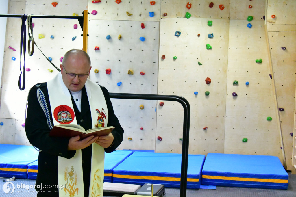 15 Września w Dąbrowicy: Ścianka Wspinaczkowa i smak pieczonych ziemniaków