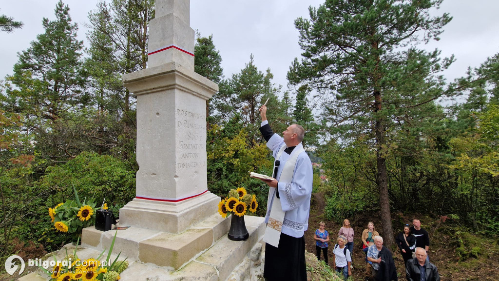 Krzyż w Tarnowoli: Symbol historii i społecznej integracji