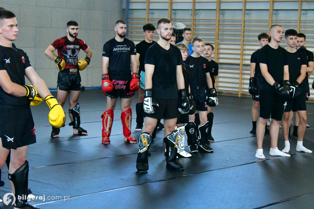 Mistrz KSW na seminarium w Biłgoraju: Artur Sowiński inspiruje nowych adeptów MMA