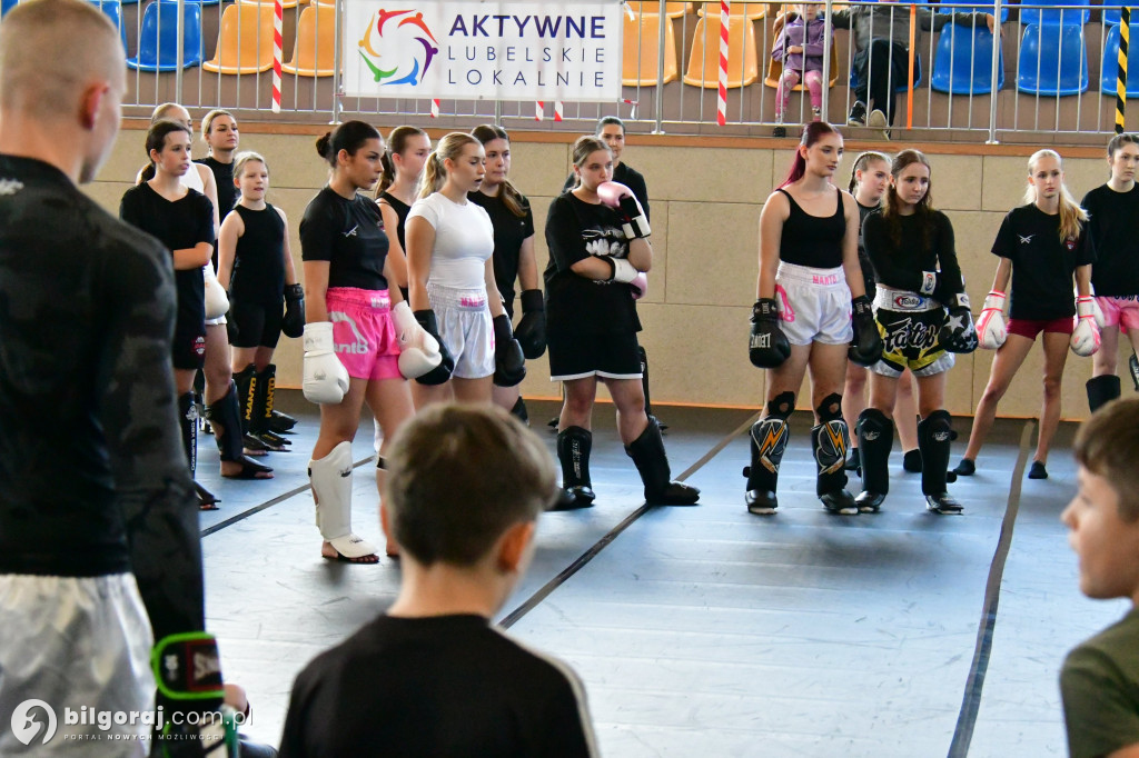 Mistrz KSW na seminarium w Biłgoraju: Artur Sowiński inspiruje nowych adeptów MMA