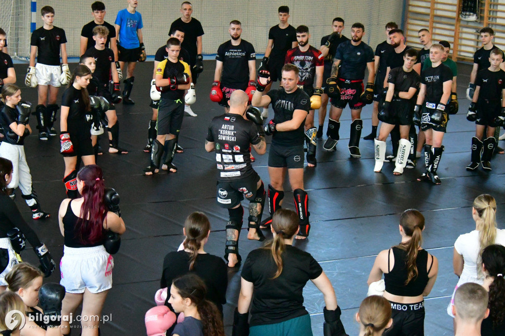 Mistrz KSW na seminarium w Biłgoraju: Artur Sowiński inspiruje nowych adeptów MMA