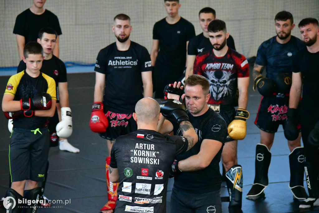 Mistrz KSW na seminarium w Biłgoraju: Artur Sowiński inspiruje nowych adeptów MMA