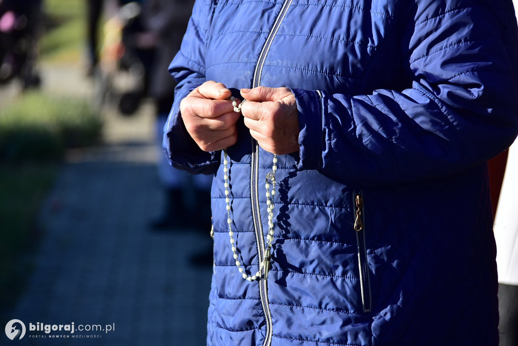 Dereźnia. Procesja różańcowa. Wiara i tradycja mieszkańców