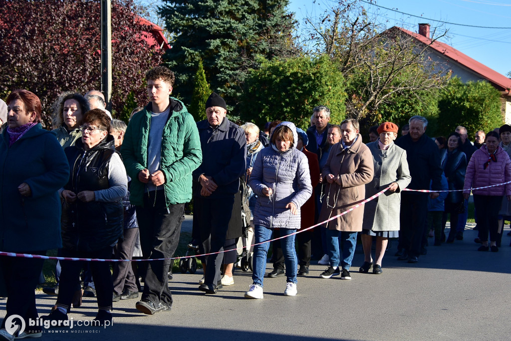 Dereźnia. Procesja różańcowa. Wiara i tradycja mieszkańców
