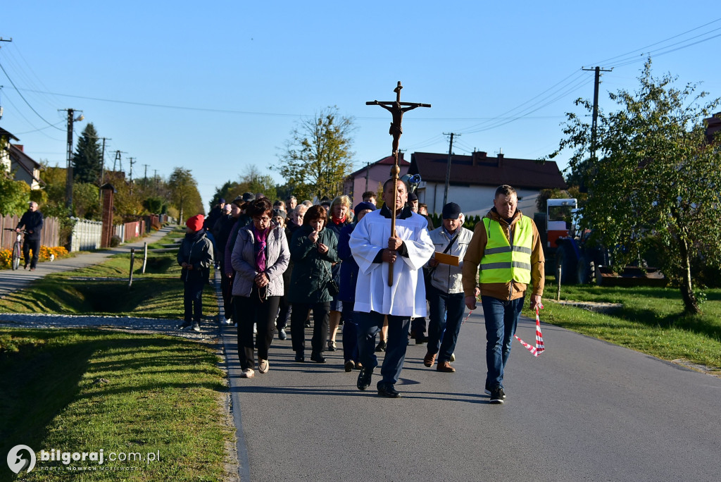 Dereźnia. Procesja różańcowa. Wiara i tradycja mieszkańców