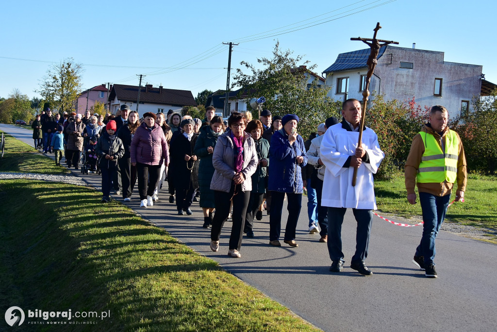 Dereźnia. Procesja różańcowa. Wiara i tradycja mieszkańców