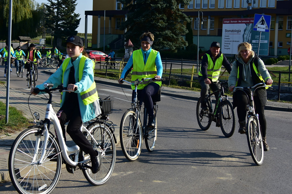 Rajd rowerowy z KGW w Potoku Górnym - Integracja, turystyka i radość