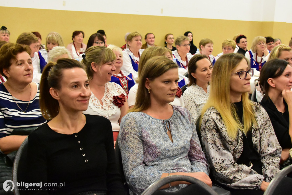 Jesienna Biesiada Kulturalna w Starym Bidaczowie: Święto patriotyzmu i tradycji