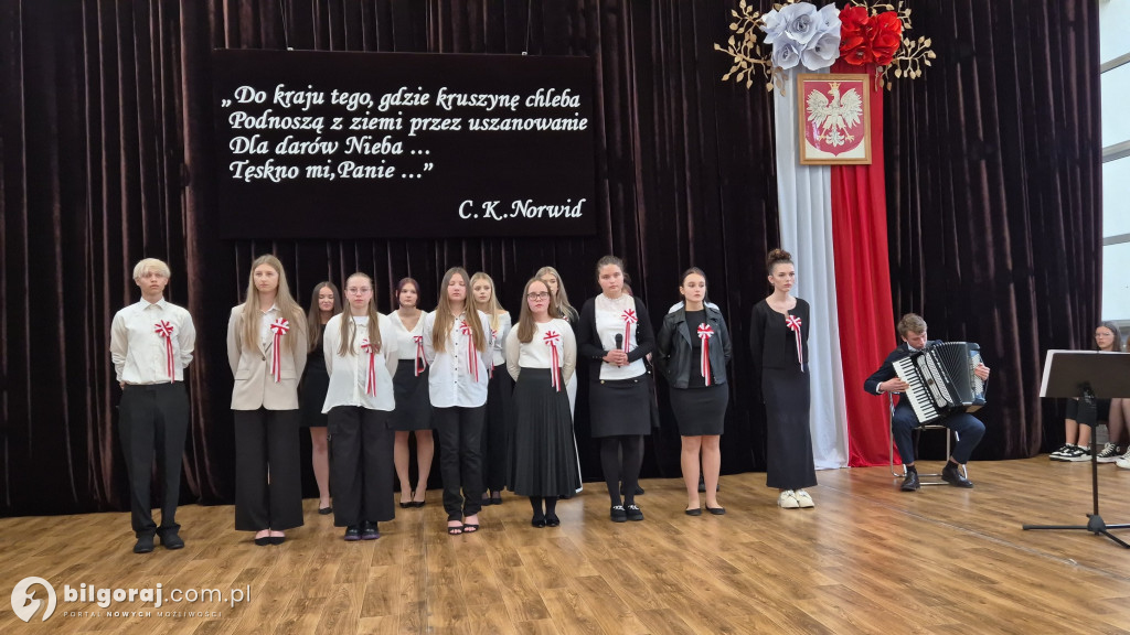 Patriotyzm wśród uczniów: Tak ZSZiO w Biłgoraju uczciło Dzień Niepodległości