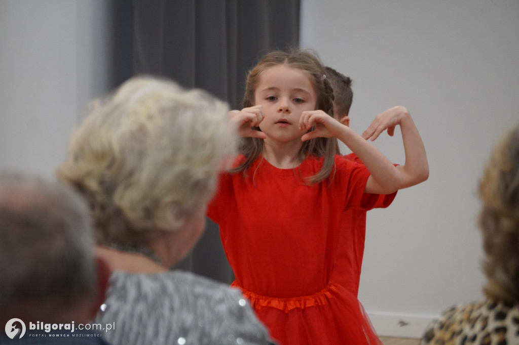 Przedszkolaki dla tarnogrodzkich seniorów