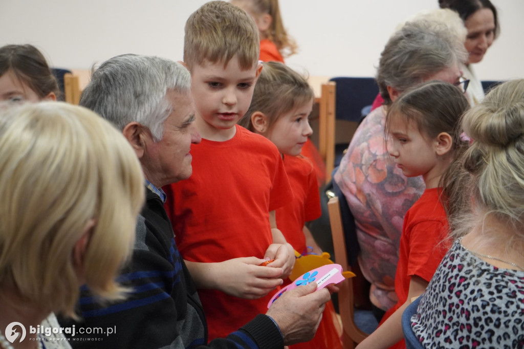 Przedszkolaki dla tarnogrodzkich seniorów