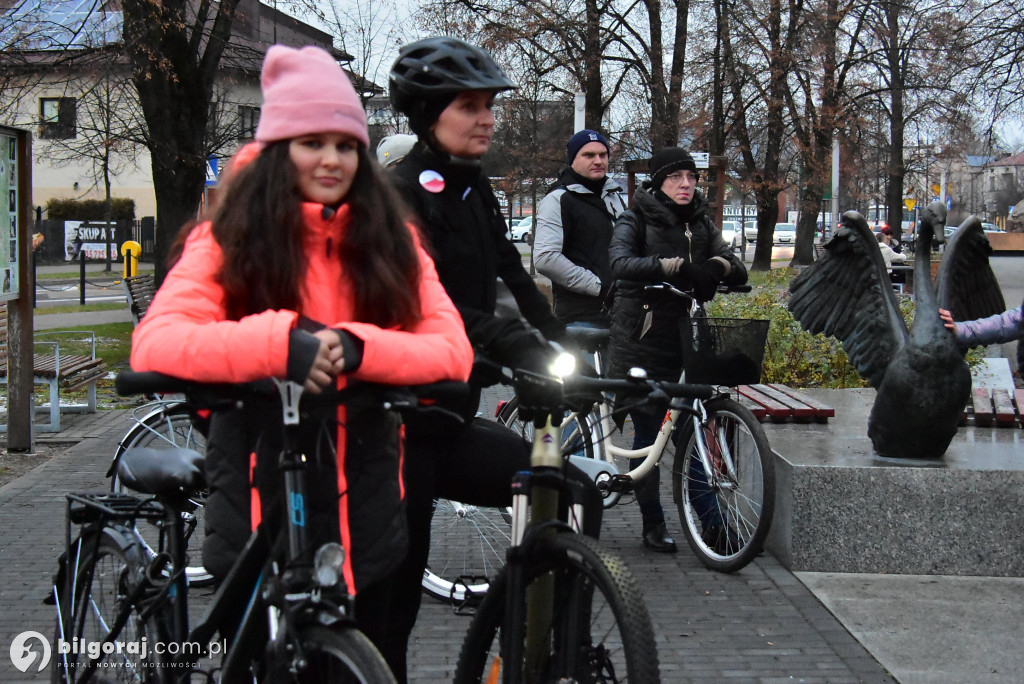 Bezpieczna jazda na rowerze po zmroku - Akcja w Biłgoraju promująca widoczność