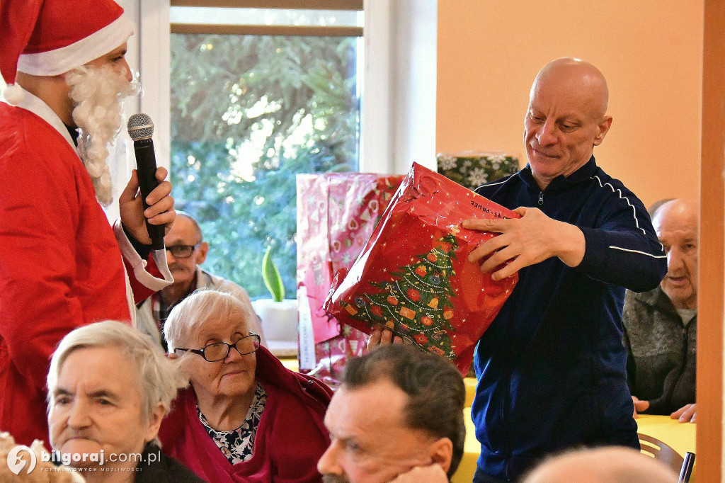 Mikołajkowe prezenty dla podopiecznych DPS dla Kombatantów