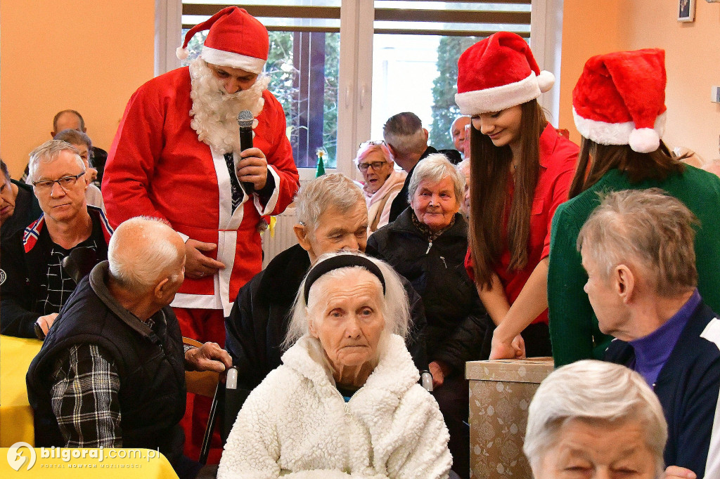 Mikołajkowe prezenty dla podopiecznych DPS dla Kombatantów