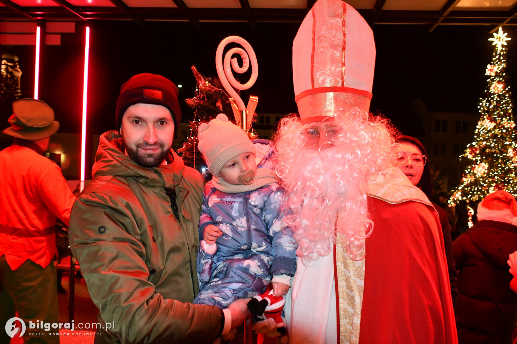 Mikołajki w Biłgoraju: Radosne świętowanie w sercu Śródmieścia