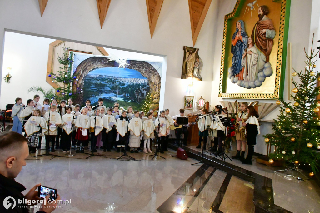 Koncert kolęd i pastorałek w wykonaniu Królewskich Skowronków