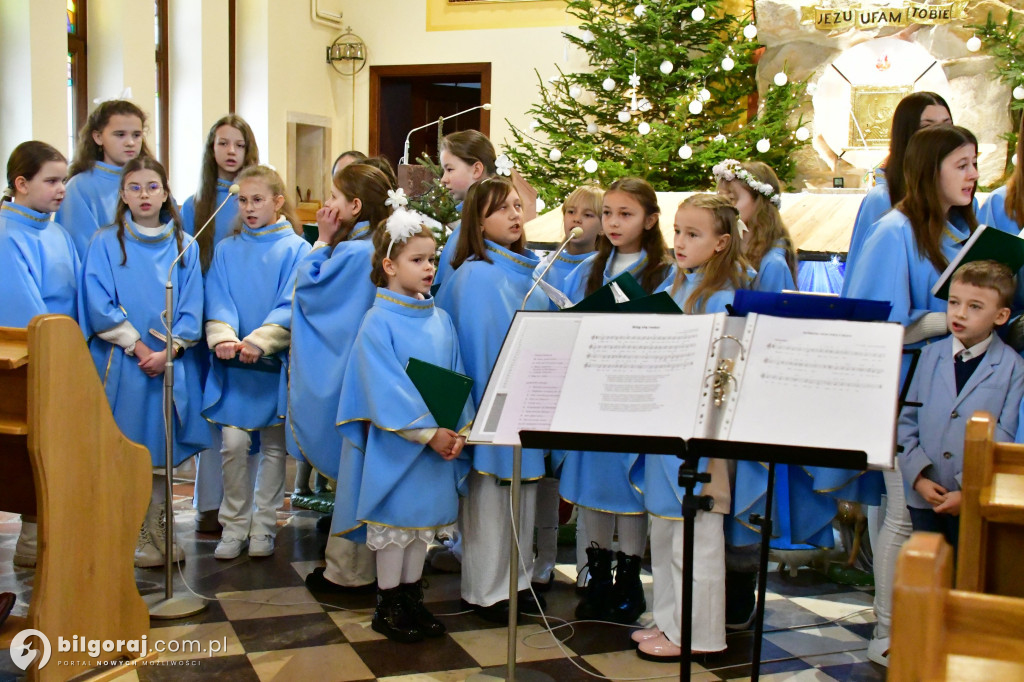 Koncert Kolęd w Dąbrowicy w wykonaniu młodych artystów