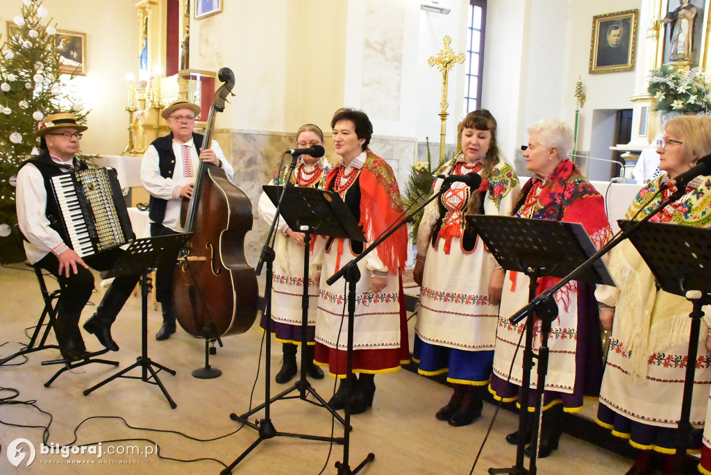 Kolędowanie w Soli: Zespół Folklorystyczny Wójtowianie zachwycił pięknem polskich kolęd