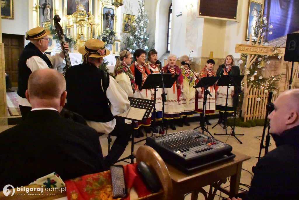 Kolędowanie w Soli: Zespół Folklorystyczny Wójtowianie zachwycił pięknem polskich kolęd