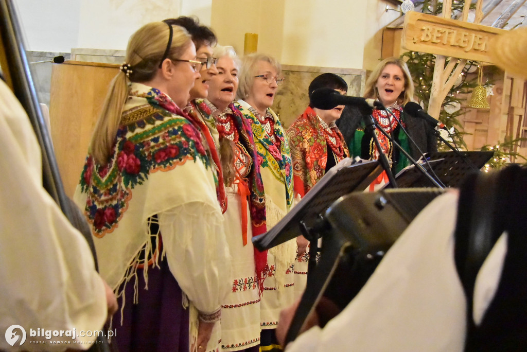 Kolędowanie w Soli: Zespół Folklorystyczny Wójtowianie zachwycił pięknem polskich kolęd