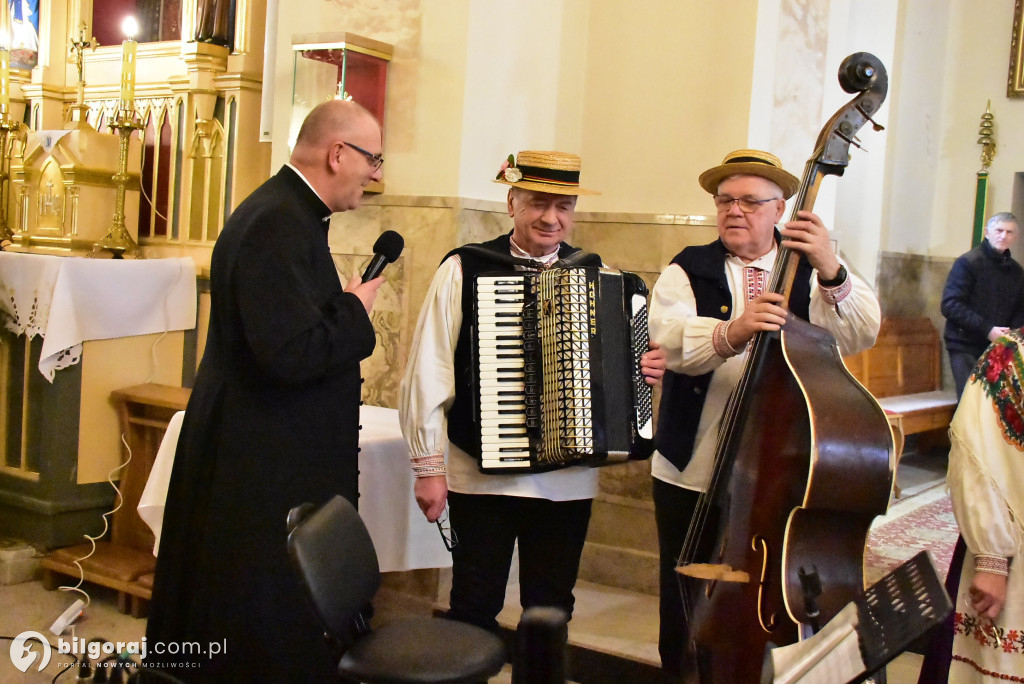 Kolędowanie w Soli: Zespół Folklorystyczny Wójtowianie zachwycił pięknem polskich kolęd